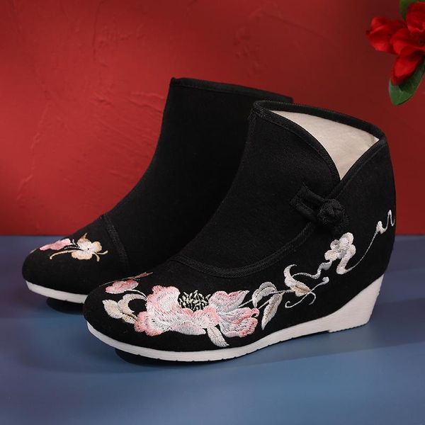 boots yuan embroidery 2021 women's autumn chinese style embroidered short high heels black
boots yuan embroidery 2021 women's autumn chinese style embroidered short high heels black