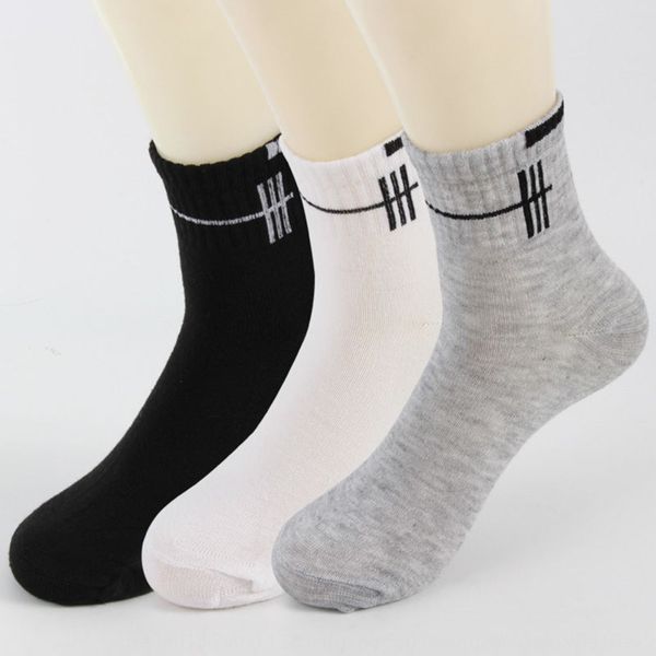 5 pairs of medium tube and stockings and socks autumn winter men's socks autumn regular fashion breathable medium tube men's stock, Black
5 pairs of medium tube and stockings and socks autumn winter men's socks autumn regular fashion breathable medium tube men's stock, Black