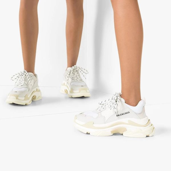 balèncìaga paris triple s logos embroidered leather cream white black red sneakers vintage old shoes designer trendy mens women casual shoes
balèncìaga paris triple s logos embroidered leather cream white black red sneakers vintage old shoes designer trendy mens women casual shoes