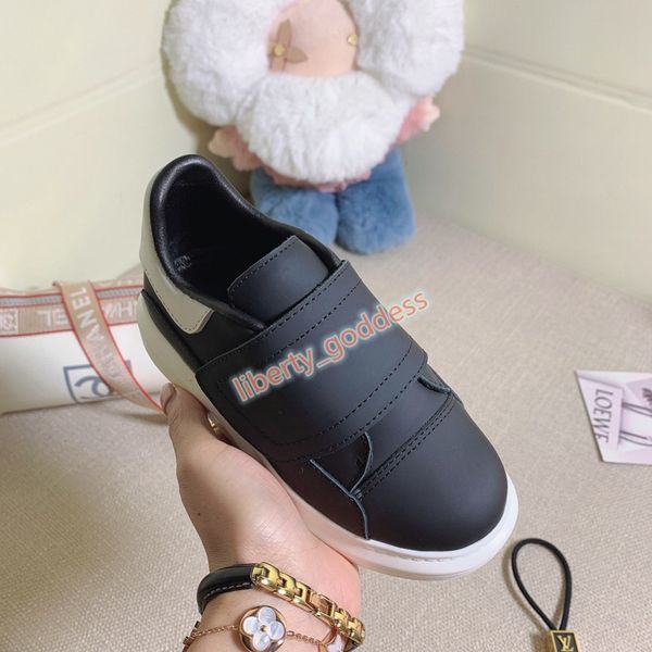 2020 kids fashion leather sneakers kids platform casual shoes originals kids cushioning jogger sport outdoor athletic sneaker size 26-35, Black;red
2020 kids fashion leather sneakers kids platform casual shoes originals kids cushioning jogger sport outdoor athletic sneaker size 26-35, Black;red