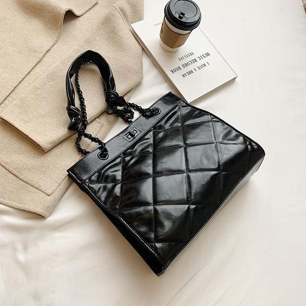cross body brand designer pu leather women's shoulder bag fashion chain handbag small square crossbody
cross body brand designer pu leather women's shoulder bag fashion chain handbag small square crossbody