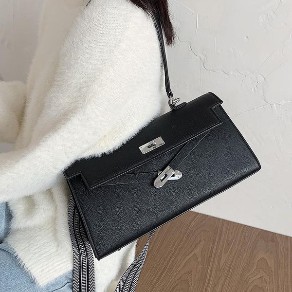 veryme 2020 mini handbags women wide shoulder strap messenger bags korean fashion women flap bags small square female hand
veryme 2020 mini handbags women wide shoulder strap messenger bags korean fashion women flap bags small square female hand