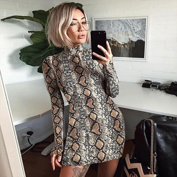 2021 new snake print vintage dress casual long mini dress women summer autumn snake skin printed bodycon party dresses, Black;gray
2021 new snake print vintage dress casual long mini dress women summer autumn snake skin printed bodycon party dresses, Black;gray