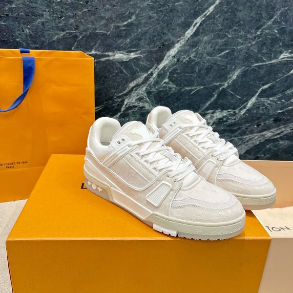 high qulity sports fashion men's shoes fashion luxury casual brand comfortable breathable sneakers and dust bag with box size39-45, Red;white
high qulity sports fashion men's shoes fashion luxury casual brand comfortable breathable sneakers and dust bag with box size39-45, Red;white