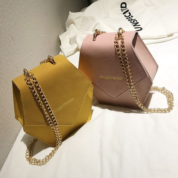 big-name designer ladies frosted one-shoulder messenger bag 2021 retro all-match clamshell pu leather letters female party handbag belt bag
big-name designer ladies frosted one-shoulder messenger bag 2021 retro all-match clamshell pu leather letters female party handbag belt bag
