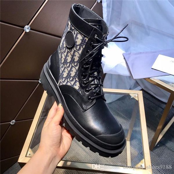 autumn / winter 2020 fashion lovers calfskin leather stitching electric embroidered letter fabric ankle boots motorcycle boots, Black
autumn / winter 2020 fashion lovers calfskin leather stitching electric embroidered letter fabric ankle boots motorcycle boots, Black