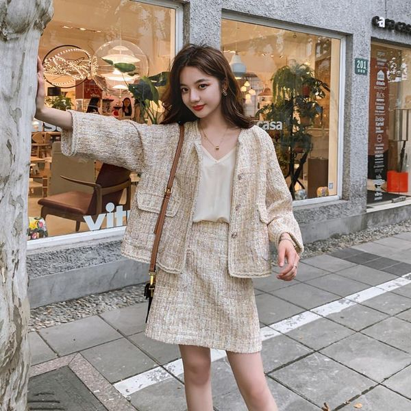 two piece dress fall 2021 small air fragrance suit single-breasted coat + bust skirt suits female in the autumn, White
two piece dress fall 2021 small air fragrance suit single-breasted coat + bust skirt suits female in the autumn, White