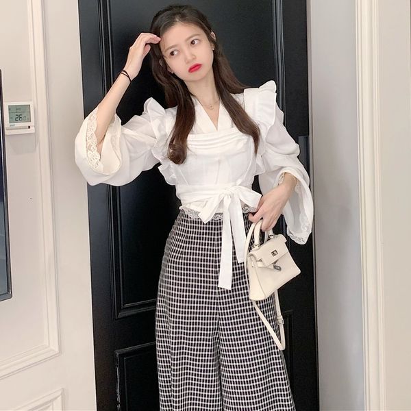autumn 2020 new bandage vest sun proof shirt + high waist plaid skirt three piece set suit women's fashion trend
autumn 2020 new bandage vest sun proof shirt + high waist plaid skirt three piece set suit women's fashion trend