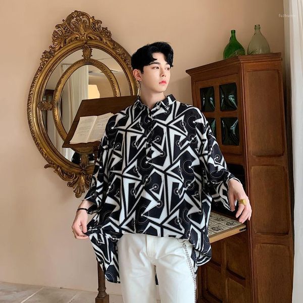 2020 summer retro geometric pattern loose seven-point sleeve shirt men's hairdresser personality long black, White;black
2020 summer retro geometric pattern loose seven-point sleeve shirt men's hairdresser personality long black, White;black