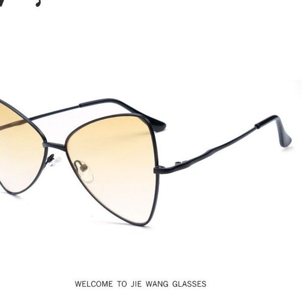 cat's eye fashionable new 073 men's and women's fashion sunglasses personality, White;black
cat's eye fashionable new 073 men's and women's fashion sunglasses personality, White;black