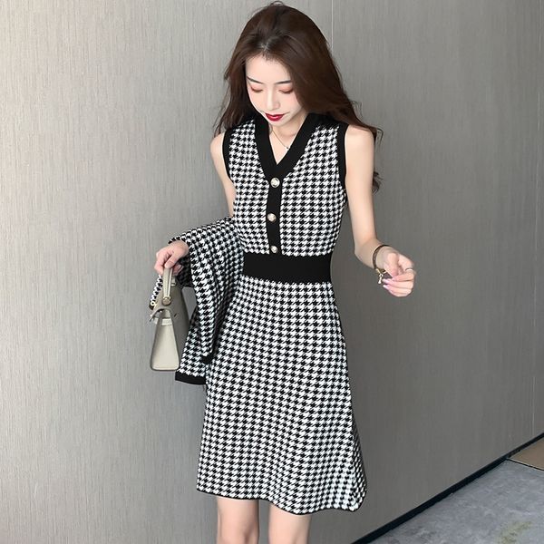 2020 new korean version skirt skirtvest vest skirt thousand bird lattice slim waistcoat dress knitted cardigan sweater 2-piece suit for wome, Gray
2020 new korean version skirt skirtvest vest skirt thousand bird lattice slim waistcoat dress knitted cardigan sweater 2-piece suit for wome, Gray