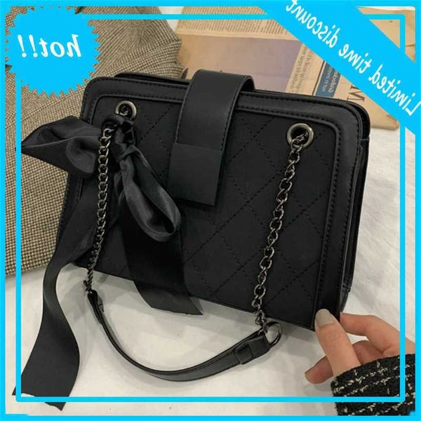 winter black suede retro crossbody women task 2021 new fashion all-match simple shoulder dead bag
winter black suede retro crossbody women task 2021 new fashion all-match simple shoulder dead bag