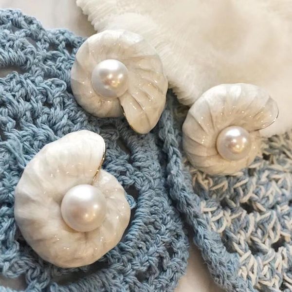 pins, brooches conch-shaped natural freshwater mussel pearl brooch silvering pins coat artdeco vintage style jewelry, Gray
pins, brooches conch-shaped natural freshwater mussel pearl brooch silvering pins coat artdeco vintage style jewelry, Gray