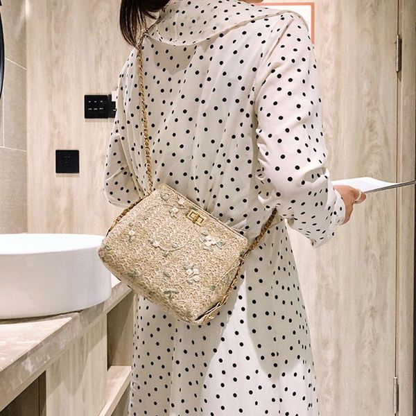 crossbody сумка 2020 бич кружева вышитые соломы ковш сумки hessian площади пляж сумка плечо bolsas feminina 2,11
crossbody сумка 2020 бич кружева вышитые соломы ковш сумки hessian площади пляж сумка плечо bolsas feminina 2,11