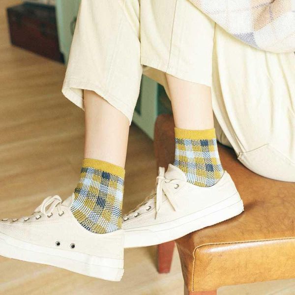 vintage plaid checked cotton women socks retro scottish lattice grid lovely socks fashion autumn winter cute1, Black;white
vintage plaid checked cotton women socks retro scottish lattice grid lovely socks fashion autumn winter cute1, Black;white