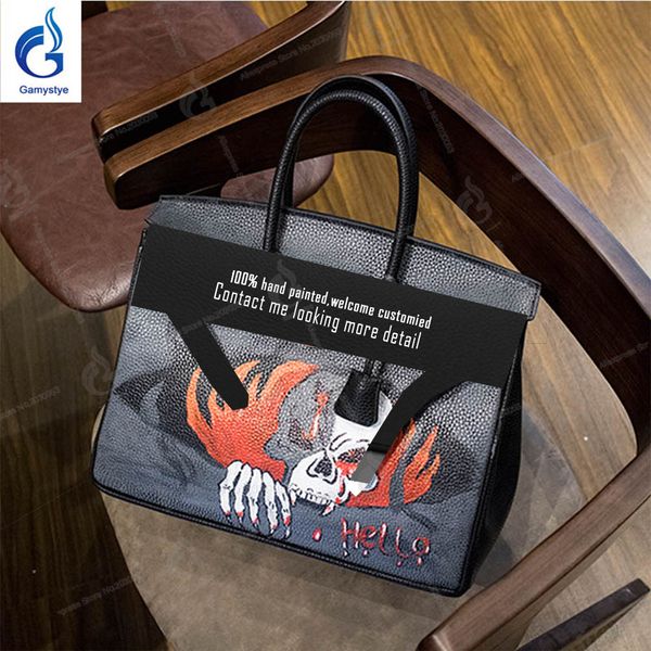 2020 punk halloween scary skull hand finger women handbags classic totes silver golden lock 100% genuine leather bags for women
2020 punk halloween scary skull hand finger women handbags classic totes silver golden lock 100% genuine leather bags for women