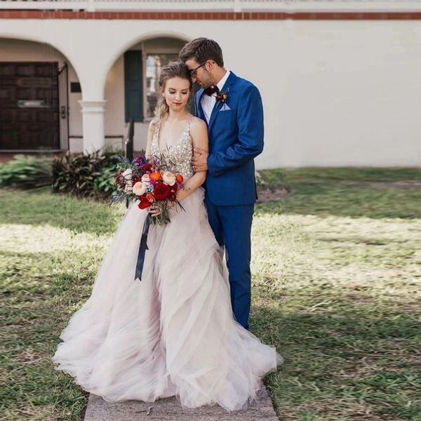 pink ball gown tulle deep v-neck beading crystal wedding dress with tiered skirt vestido de noiva zipper up back wedding gowns, White
pink ball gown tulle deep v-neck beading crystal wedding dress with tiered skirt vestido de noiva zipper up back wedding gowns, White