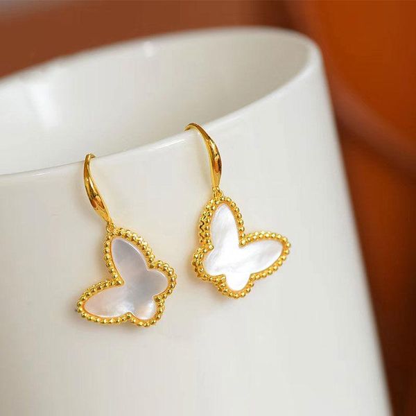 Original design pearl and Fritillaria Butterfly Earrings Chinese style retro fresh romantic elegant luxury fairy silver jewelry
Original design pearl and Fritillaria Butterfly Earrings Chinese style retro fresh romantic elegant luxury fairy silver jewelry