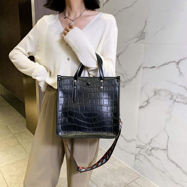 women handbag large capacity shoulder bags pu leather crossbody bag ladies wild cross body bags travel bag
women handbag large capacity shoulder bags pu leather crossbody bag ladies wild cross body bags travel bag