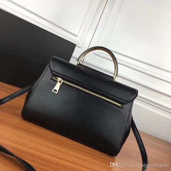 luxury classic vintage cowhide palm print designer handbags metal strap single-shoulder slant straddle bag fashionable elegant lady handbag
luxury classic vintage cowhide palm print designer handbags metal strap single-shoulder slant straddle bag fashionable elegant lady handbag