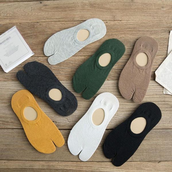 1 pair japanese pure color two finger socks summer breathable soft ankle socks for flip flops wholesale1, Black;white
1 pair japanese pure color two finger socks summer breathable soft ankle socks for flip flops wholesale1, Black;white