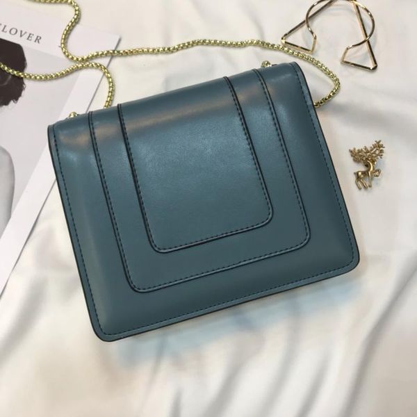 cross body 2021 the style animal head genuine cow leather women chain one shoulder bag crossbody 8 color 22cm
cross body 2021 the style animal head genuine cow leather women chain one shoulder bag crossbody 8 color 22cm