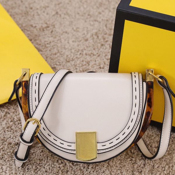 new saddle cross body bag women shoulder bags half moon handbag golden shield buckle amber binding both sides female purse messnger wallet
new saddle cross body bag women shoulder bags half moon handbag golden shield buckle amber binding both sides female purse messnger wallet