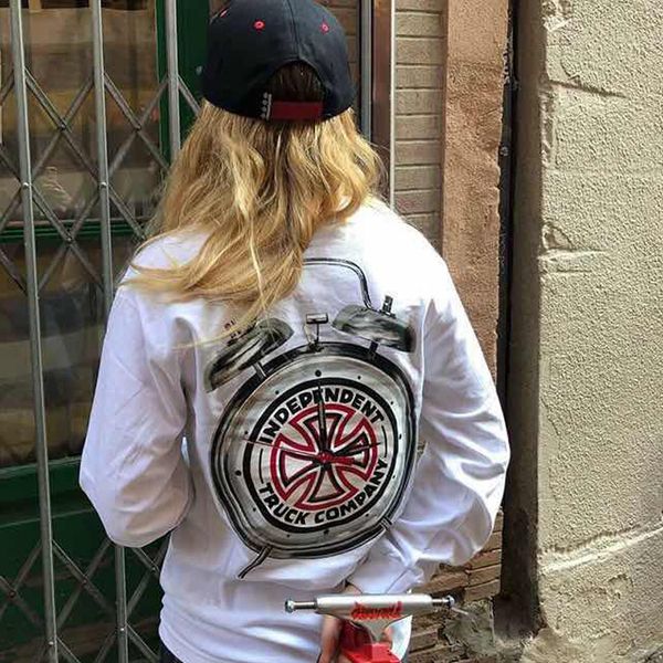 men's hip hop skateboard long sleeve t-shirt street trend skaters co branded alarm clock cross print bottoming shirt
men's hip hop skateboard long sleeve t-shirt street trend skaters co branded alarm clock cross print bottoming shirt