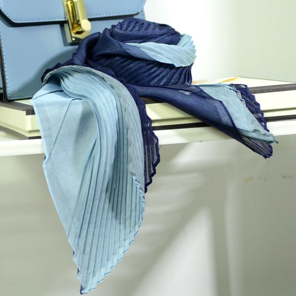 three color matching pleated korean spring and autumn new neck decorative scarf scarves seamless splicing small, Blue;gray
three color matching pleated korean spring and autumn new neck decorative scarf scarves seamless splicing small, Blue;gray