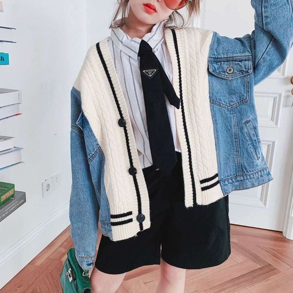 2020 clothing autumn korean foreign sle knitting denim middle and large children's cardigan et, Black
2020 clothing autumn korean foreign sle knitting denim middle and large children's cardigan et, Black