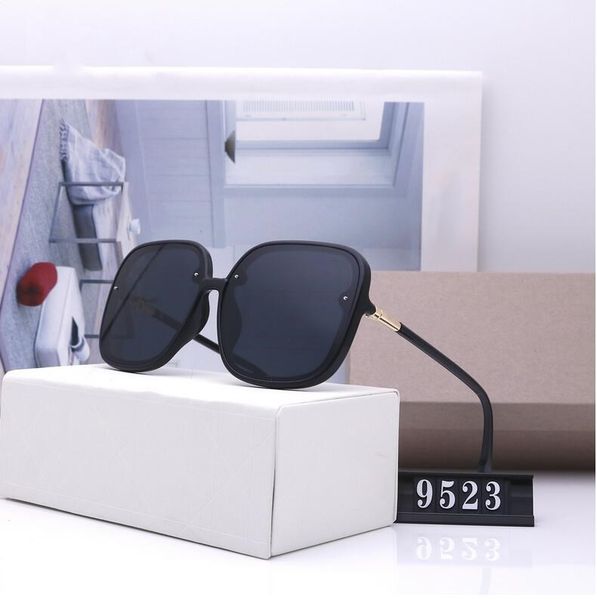 2020 new summer fashion vintage sunglasses women brand designers womens sunglasses ladies sun glasses with cases box, White;black
2020 new summer fashion vintage sunglasses women brand designers womens sunglasses ladies sun glasses with cases box, White;black