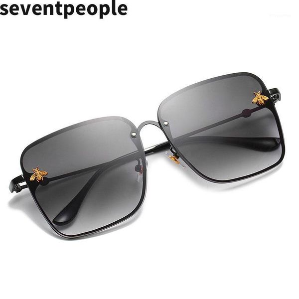 2020 oversized square sunglasses women metal frame classic brand design lens special bee logo lunettes de soleil1, White;black
2020 oversized square sunglasses women metal frame classic brand design lens special bee logo lunettes de soleil1, White;black