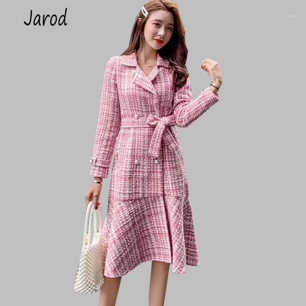 2019 pink plaid tweed women wool coat winter double breasted ruffles female turn down collar sashes woollen coat1, Black
2019 pink plaid tweed women wool coat winter double breasted ruffles female turn down collar sashes woollen coat1, Black