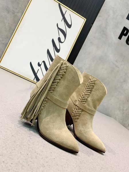 2020 new pointed fringed women's short boots punk style leather leather riding boots martin boots, Black
2020 new pointed fringed women's short boots punk style leather leather riding boots martin boots, Black