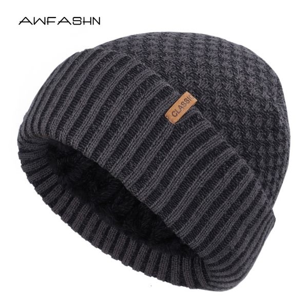 new fashion classic men's winter warm knit beanie thick lining plus velvet casual hat dad hat fleece soft cap bonnet male bone y201024, Blue;gray
new fashion classic men's winter warm knit beanie thick lining plus velvet casual hat dad hat fleece soft cap bonnet male bone y201024, Blue;gray