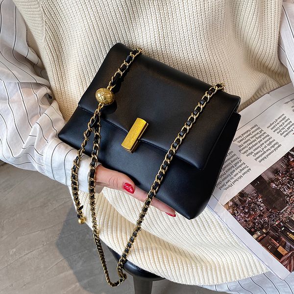 simple chain designer scrub pu leather crossbody bags for women 2020 women's trend handbags branded small luxury cross body bag c1019
simple chain designer scrub pu leather crossbody bags for women 2020 women's trend handbags branded small luxury cross body bag c1019
