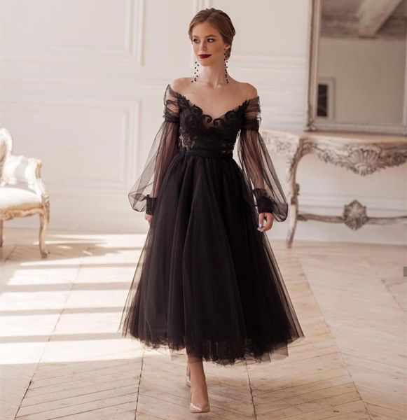 vintage black princess evening dresses 2022 a-line illusion long sleeve v-neck lace appliques backless ankle-length formal party gowns prom, Black;red
vintage black princess evening dresses 2022 a-line illusion long sleeve v-neck lace appliques backless ankle-length formal party gowns prom, Black;red