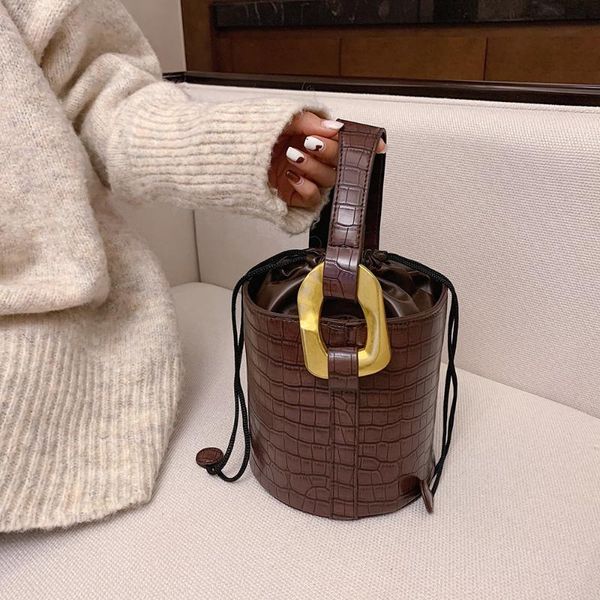 cross body fashion bucket bag 2021 pu leather women's shoulder bags trend crocodile pattern female handbag black coffee color brown
cross body fashion bucket bag 2021 pu leather women's shoulder bags trend crocodile pattern female handbag black coffee color brown