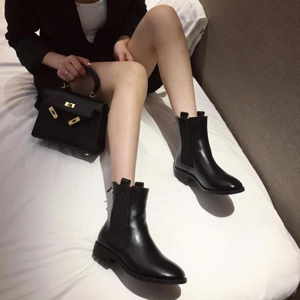 autumn and winter new style korean women's boots small fragrant wind golden flower low-heeled short boots, Black
autumn and winter new style korean women's boots small fragrant wind golden flower low-heeled short boots, Black