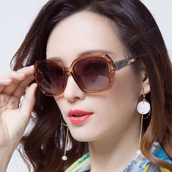 lwind belt corner women's new large frame imitation diamond sunglasses 4240 m, White;black
lwind belt corner women's new large frame imitation diamond sunglasses 4240 m, White;black