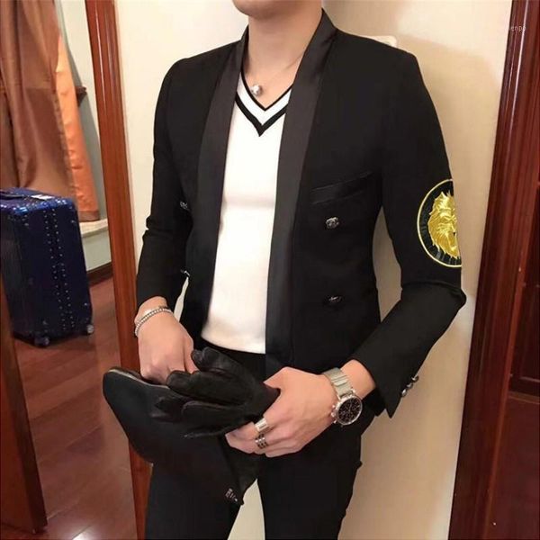 men's suits & blazers spring korean slim fit embroidery badge mens blazer gothic shawl collar double breasted night show wear male outw, White;black
men's suits & blazers spring korean slim fit embroidery badge mens blazer gothic shawl collar double breasted night show wear male outw, White;black