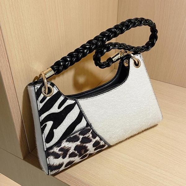 weave shoulder strap armpit bag 2020 new pu leather women's designer handbag leopard shoulder messenger bag
weave shoulder strap armpit bag 2020 new pu leather women's designer handbag leopard shoulder messenger bag