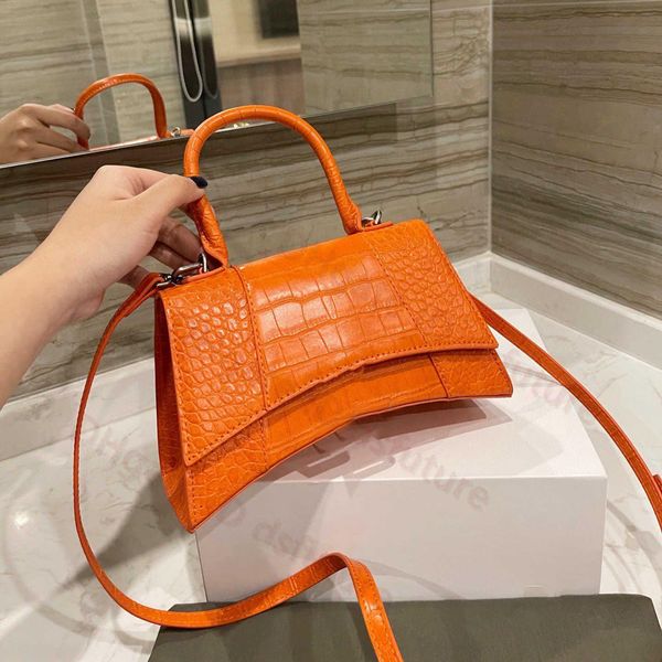 classic flower crocodile print shoulder bag women must have a slanting hand bag luxu design handbag fashion good quality purse pocket coins
classic flower crocodile print shoulder bag women must have a slanting hand bag luxu design handbag fashion good quality purse pocket coins
