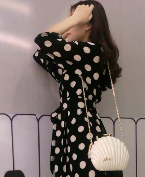 elegant ivory pearl shell wristband bag brand clutch wallet designer chain shoulder bag luxury vip gift purse black pearl shell handbag
elegant ivory pearl shell wristband bag brand clutch wallet designer chain shoulder bag luxury vip gift purse black pearl shell handbag