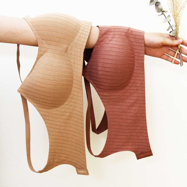 autumn and winter 2020 new comfortable trace no steel ring underwear jelly bar large thread sports back button bra for women, Red;black
autumn and winter 2020 new comfortable trace no steel ring underwear jelly bar large thread sports back button bra for women, Red;black