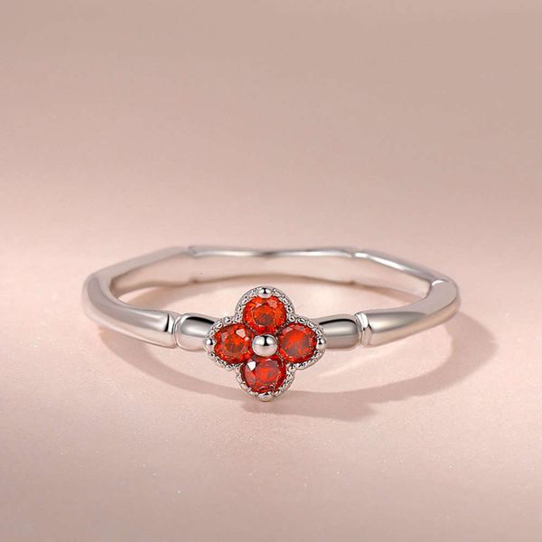luxurys designers fashion jz088 platinum plated and color preserved red garnet slub couple's joint ring women's clover ring diamon, Silver
luxurys designers fashion jz088 platinum plated and color preserved red garnet slub couple's joint ring women's clover ring diamon, Silver