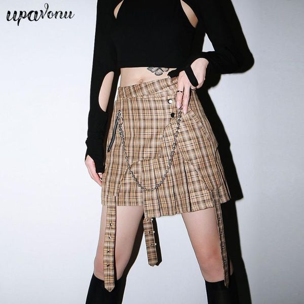 women's high waist yellow plaid chain irreuglar pleated stitch half-body skirt club party skirt 2020 new clothing, Black
women's high waist yellow plaid chain irreuglar pleated stitch half-body skirt club party skirt 2020 new clothing, Black
