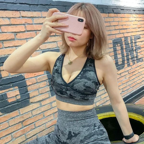 women camo yoga bra camouflage mujer seamless v neck breathable push up bra female cross back running workout suit gym yoga wear sqcipu
women camo yoga bra camouflage mujer seamless v neck breathable push up bra female cross back running workout suit gym yoga wear sqcipu