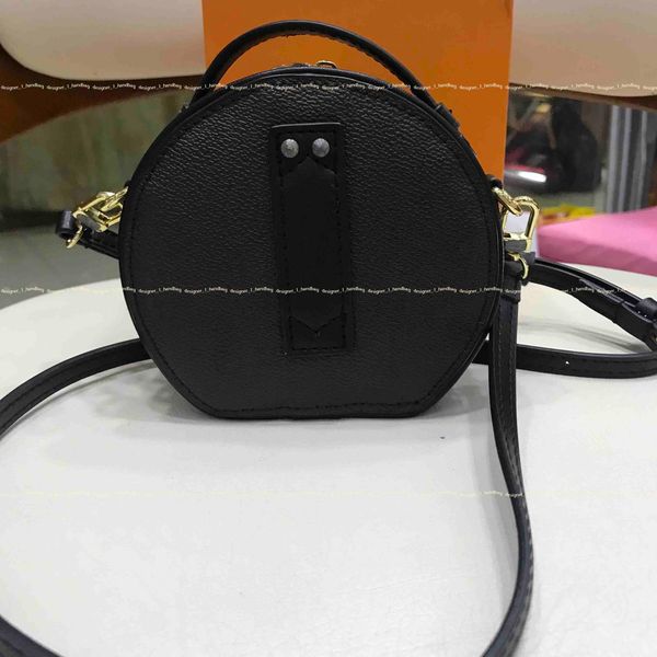 classic fashion lipstick bag exquisite round shoulder bag can be used as a waist bag ins p
classic fashion lipstick bag exquisite round shoulder bag can be used as a waist bag ins p
