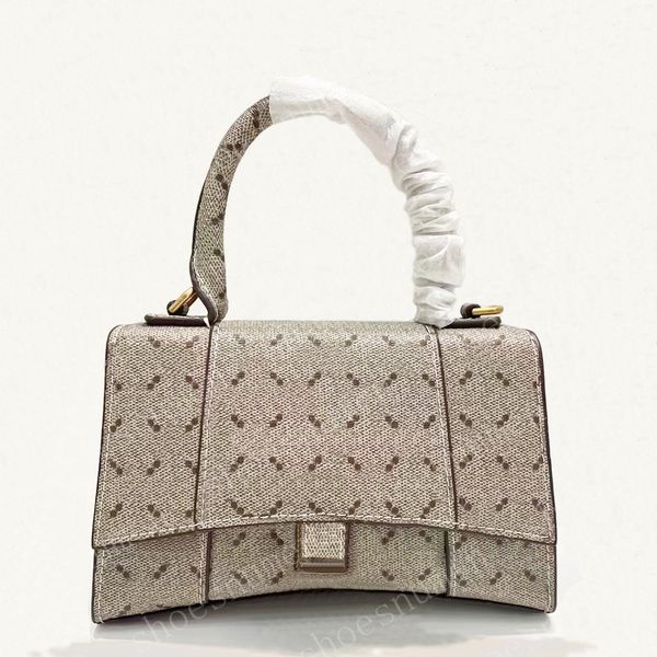 crossbody bags classic letter prints handbag women shoulder bag fashion lady handbags lady flap grey package mix match long starp #bla01
crossbody bags classic letter prints handbag women shoulder bag fashion lady handbags lady flap grey package mix match long starp #bla01